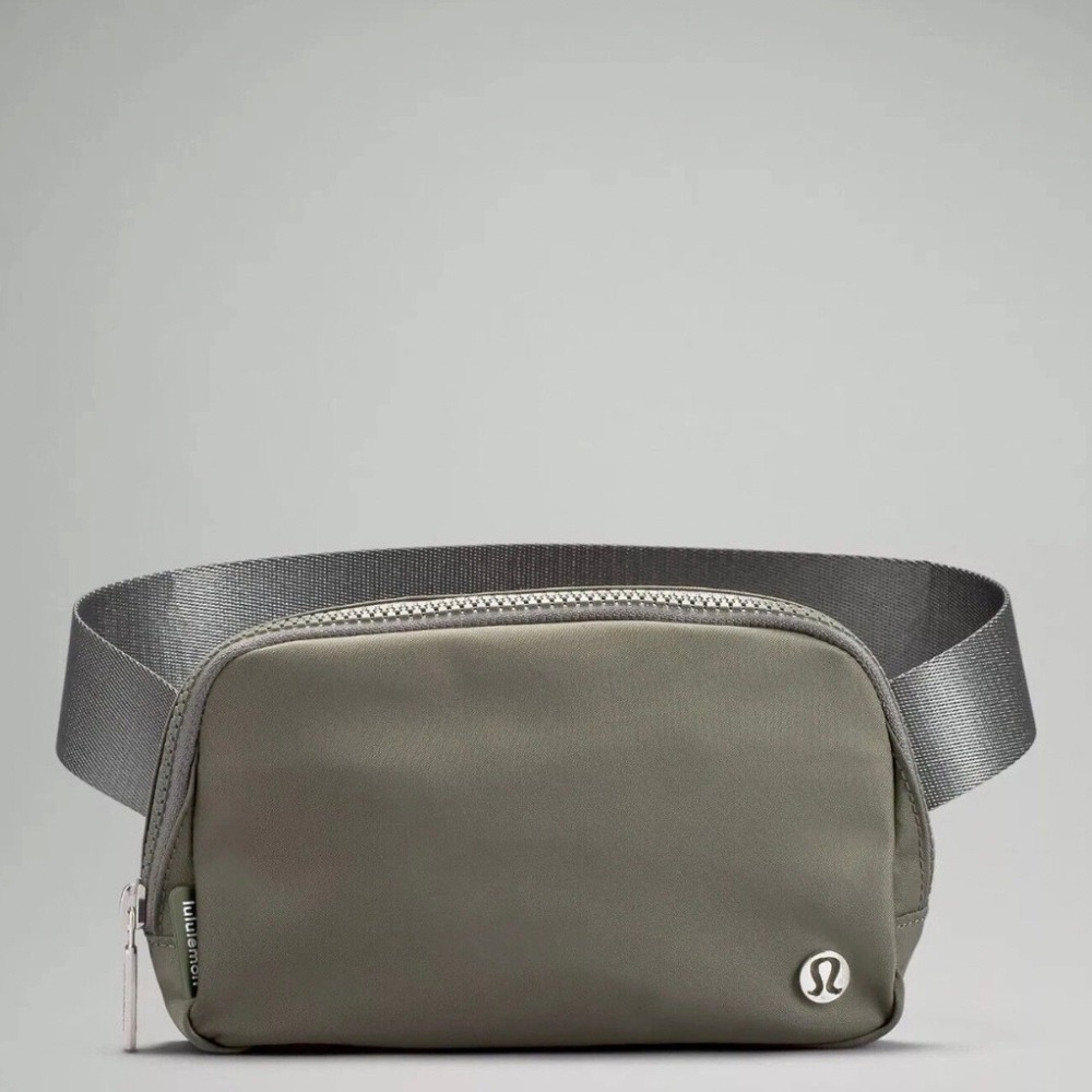 Lululemon Everywhere Belt Bag Nylon Grey Sage Fanny Pack Adjustable Strap NWT - Picture 11 of 12